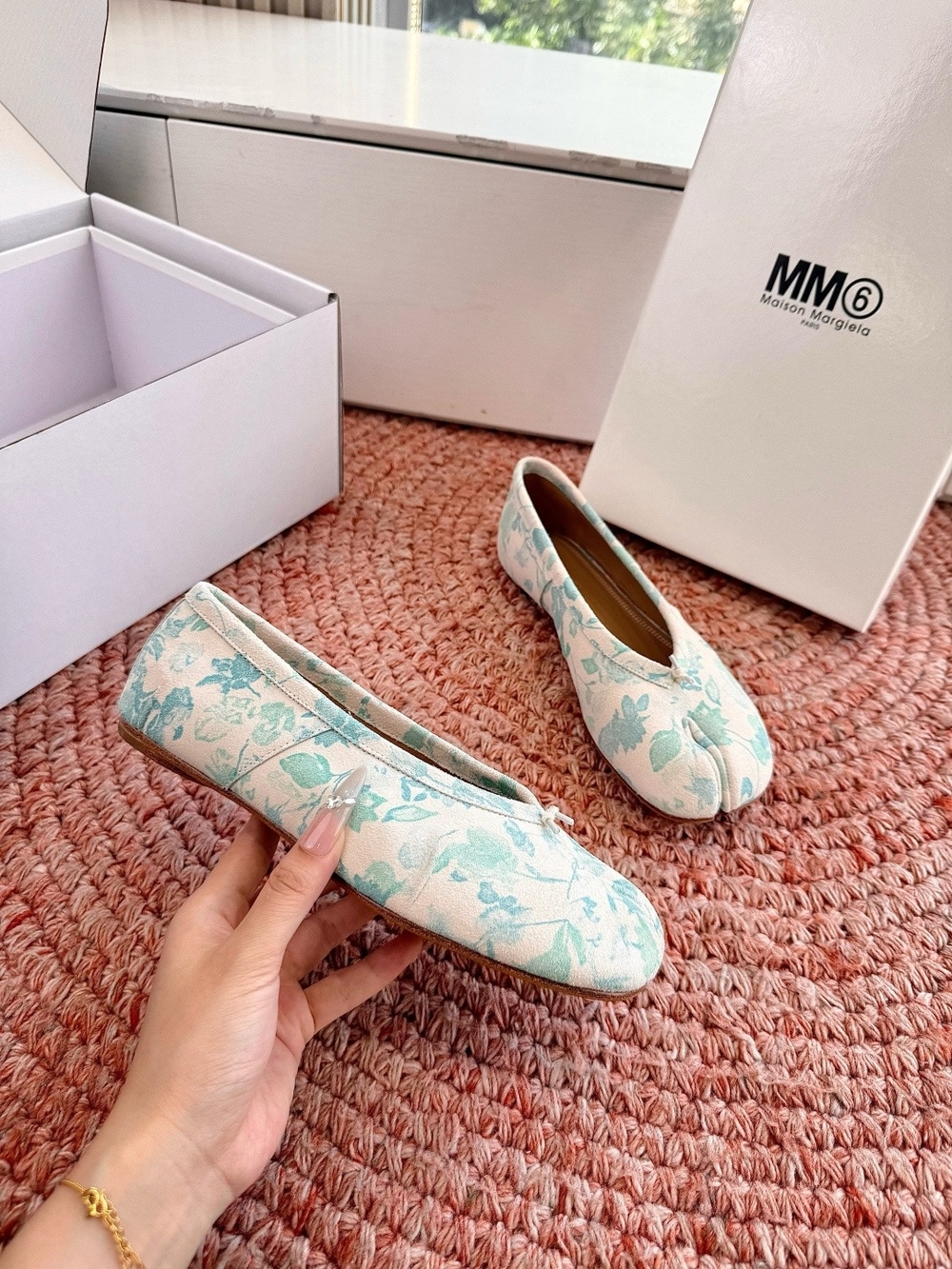 Maison Martin Margiela Floral Tabi Ballet Flats in White and Light Blue - Picture 6 of 9